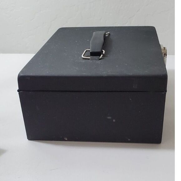 MMF Industries Major Metal Fab Co.  11 x 7.75 x 4 Black Cash Box ~Vintage~ - Picture 2 of 10